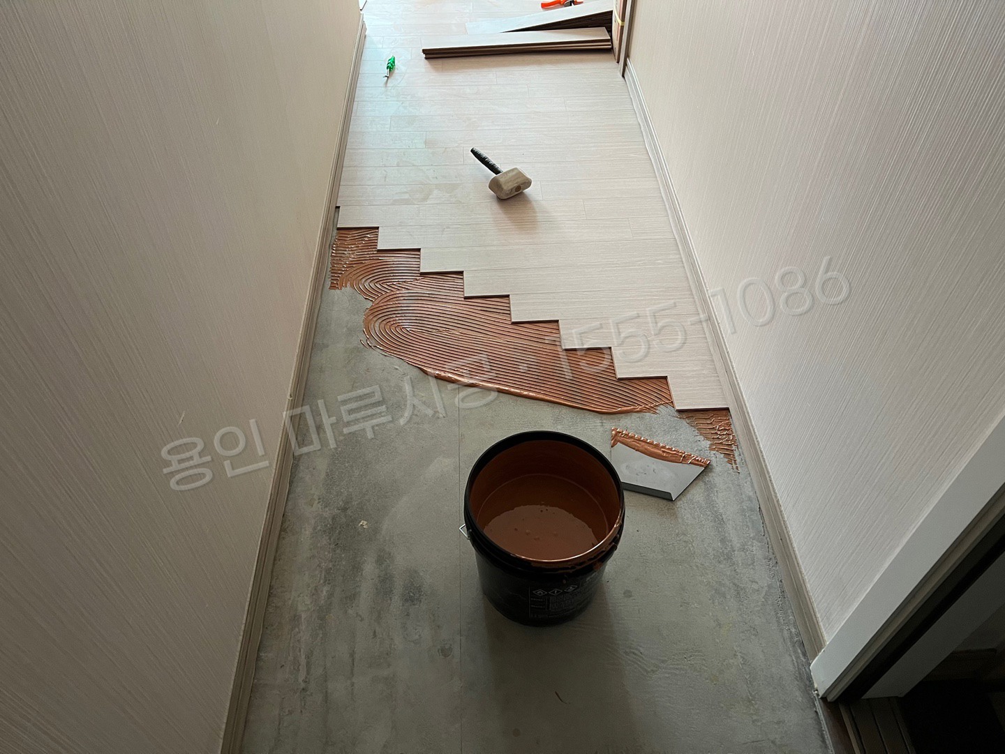용인 기흥구 지곡동 바닥공사 마루시공업체 스타 하이마루 워시오크 강마루 시공 중