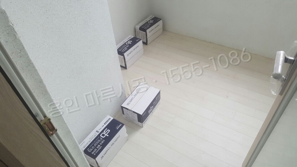 용인 처인구 남사읍 바닥공사 마루시공업체 한솔 SB 쉬폰화이트 강마루 박스